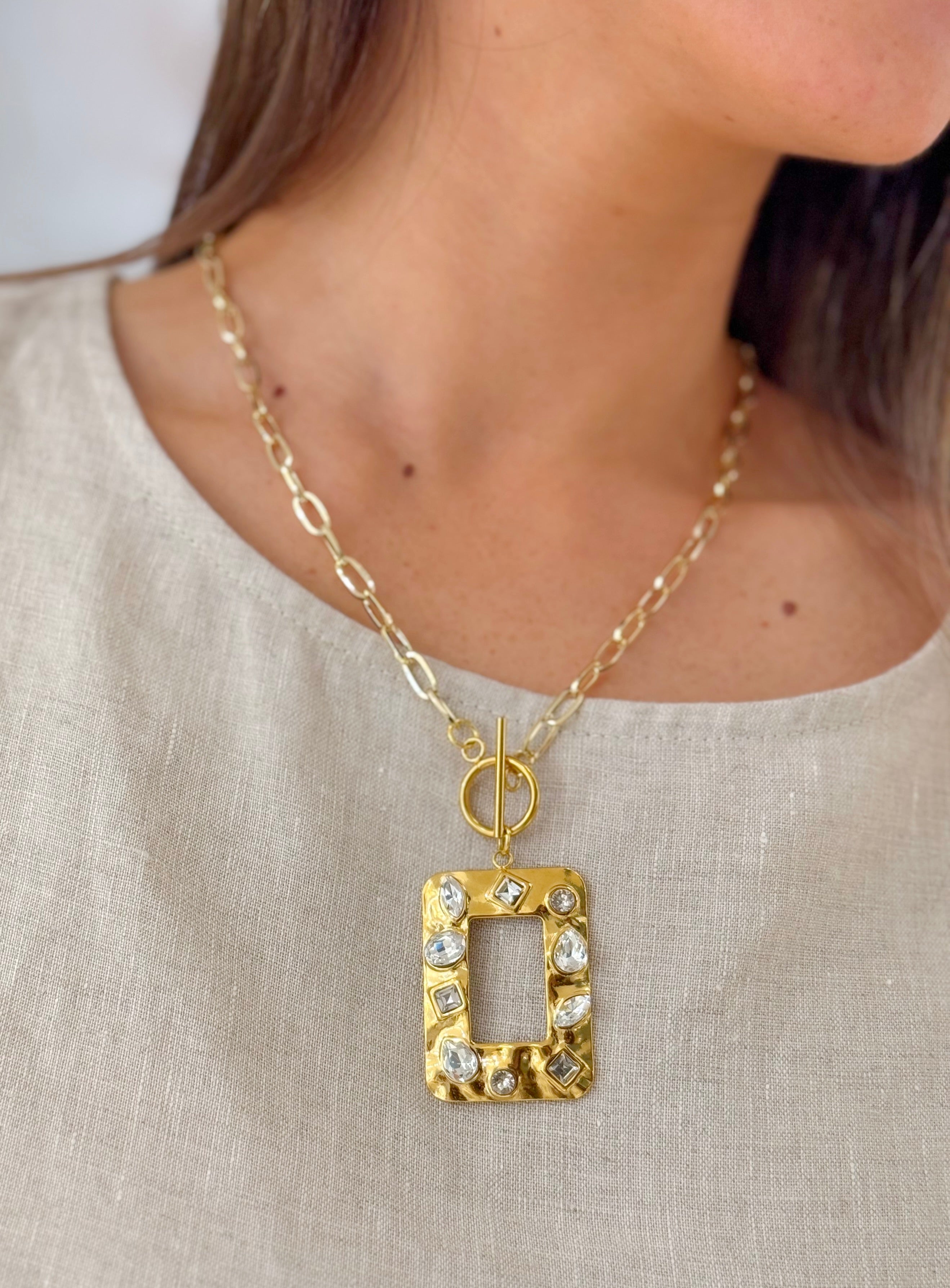 COLLAR ETÉREA GEOMÉTRICO