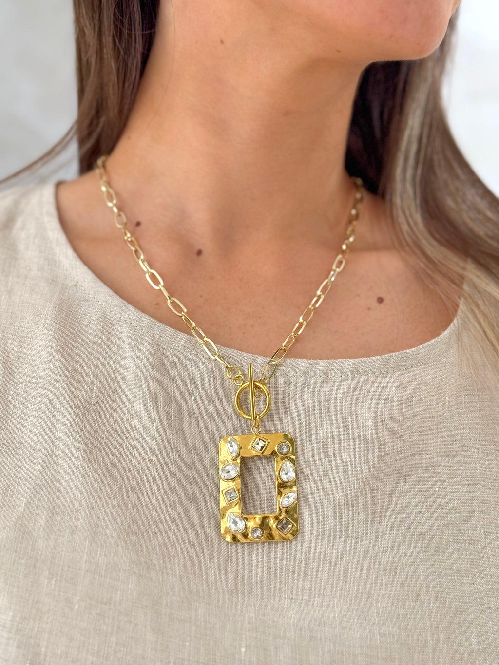 COLLAR ETÉREA GEOMÉTRICO