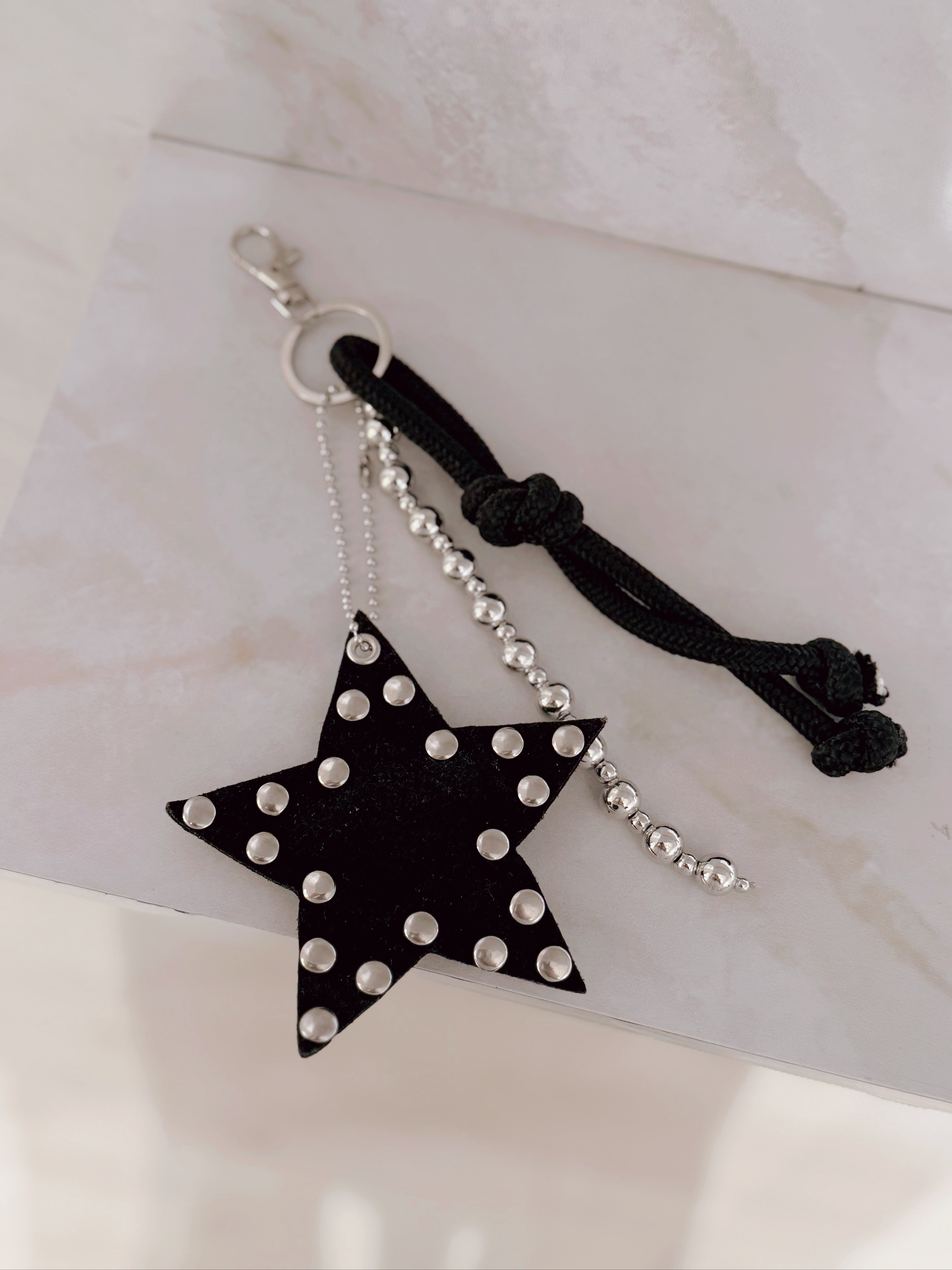 LLAVERO ESTRELLA NEGRO