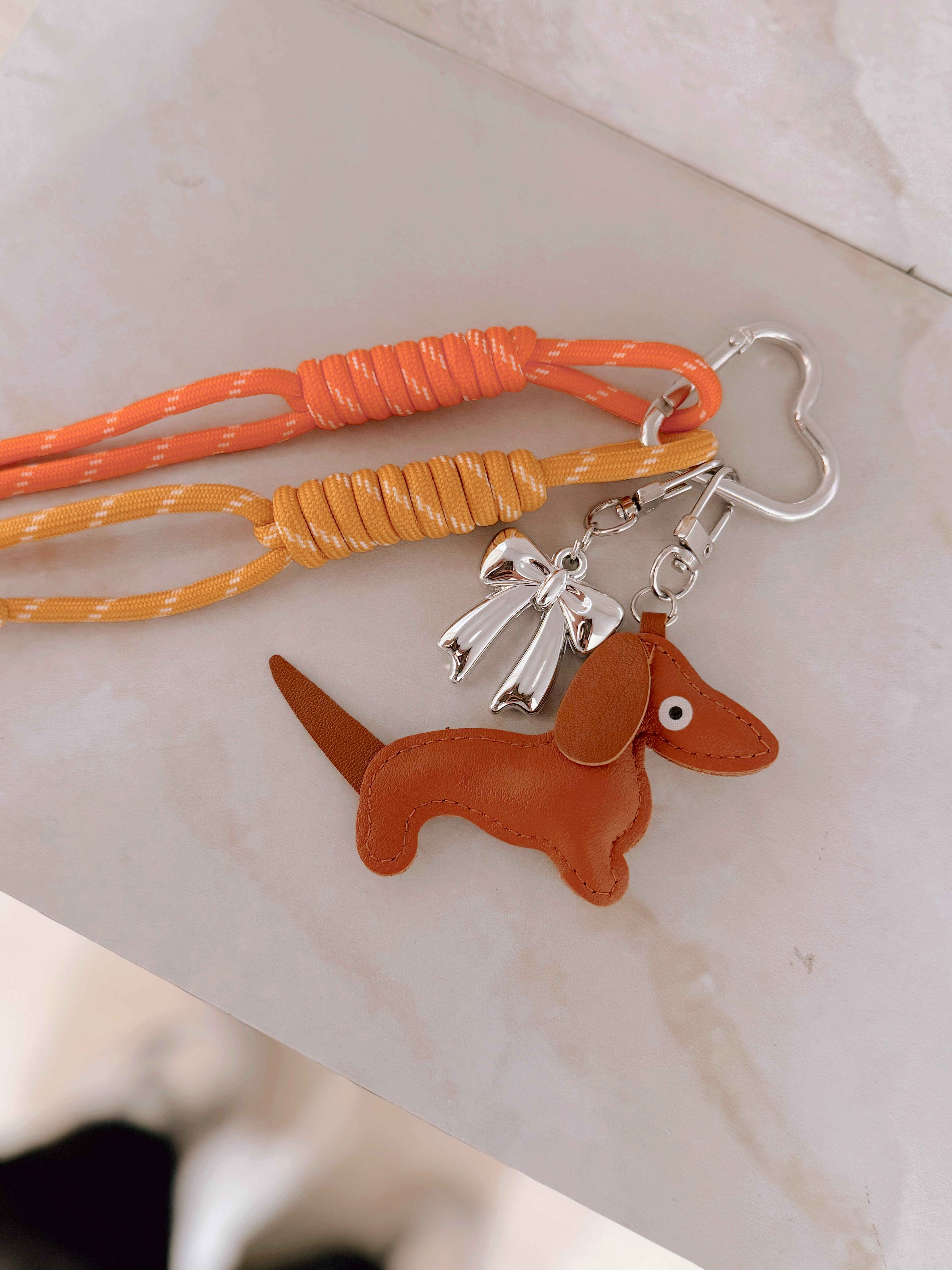 LLAVERO SALCHI MARRON