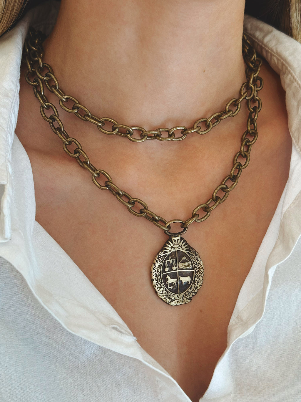 COLLAR ORIENTAL