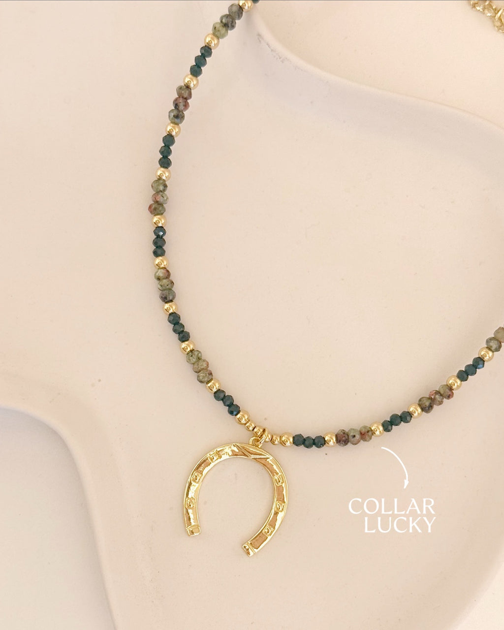COLLAR LUCKY