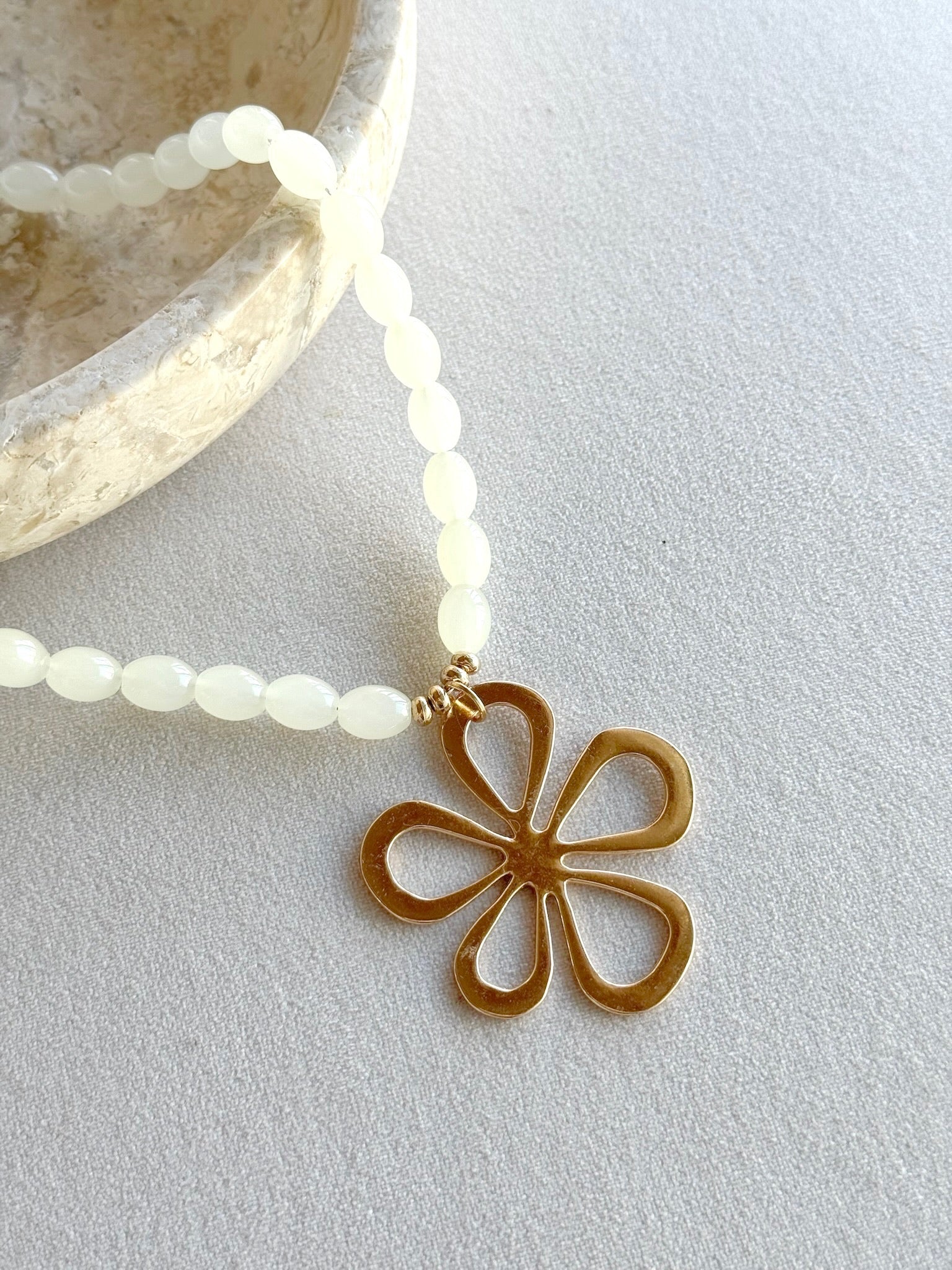 COLLAR GARDENIA BLANCO