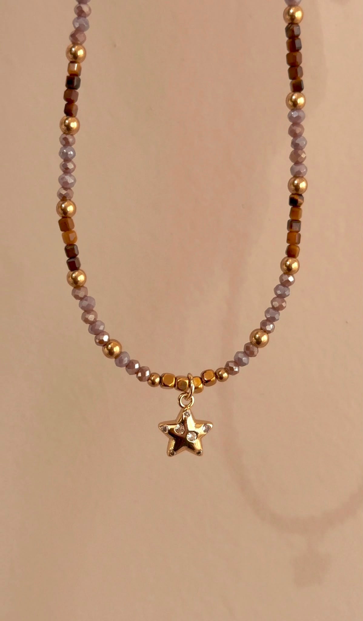 Collar Still